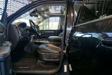 Dodge Ram IV 5.7 V8 390KM 2016 Dodge RAM Sport 1500 V8 5.7 HEMI 4x4 Alpine Szyberdach Wentylacja Navi Men, zdjęcie 7