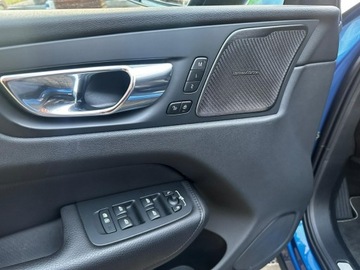 Volvo XC60 II Crossover D5 235KM 2020 Volvo XC 60 2.0D5 235KM R-Design Najbogatsza wersj, zdjęcie 18