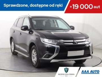 Mitsubishi Outlander III SUV Facelifting 2015 2.0 MIVEC 150KM 2016