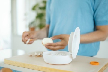 FISKARS Яйцерезка с чашей 1016126