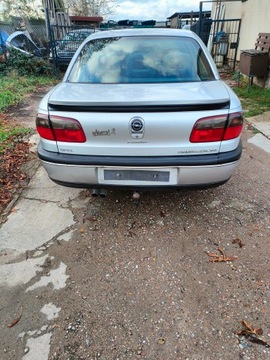 Opel Omega B Sedan 2.5 i V6 170KM 1998 samochód opel omega, zdjęcie 3