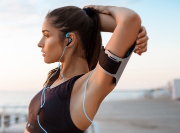 СПОРТИВНЫЕ НАУШНИКИ-ВКЛАДЫШИ С МИКРОФОНОМ НА КАБЕЛЕ ДЛЯ ТЕЛЕФОНА