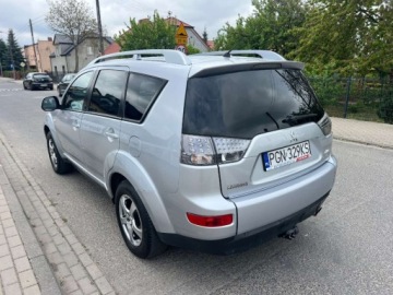 Mitsubishi Outlander II 2.0 DID DOHC 140KM 2008 Mitsubishi Outlander 4WD Xenony Skory Klimatyzacja Szyberdach Grzane Fotel, zdjęcie 1