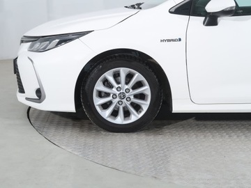 Toyota Corolla XII Sedan 1.8 Hybrid 122KM 2021 Toyota Corolla 1.8 Hybrid, Salon Polska, zdjęcie 13