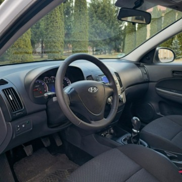 Hyundai i30 I CW Facelifting 1.4 DOHC 109KM 2011 Hyundai i30 1.4 Benzyna Blue Classic Manual 109KM, zdjęcie 25