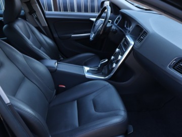 Volvo S60 II Sedan Facelifting 1.5 T3 DRIVE-E 152KM 2015 Volvo S60 T3, Automat, Skóra, Klima, Klimatronic, zdjęcie 8