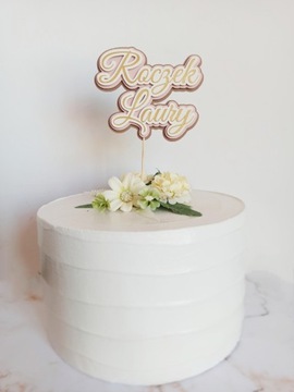 Топпер для торта для девочки – имя на годик.