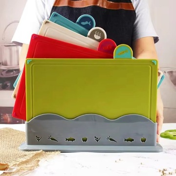 НАБОР ИЗ 4 ПЛАСТИКОВЫХ РАЗДЕЛОЧНЫХ ДОСОК НА ПОДСТАВКЕ ДЛЯ МЯСА, ОВОЩЕЙ, РЫБЫ