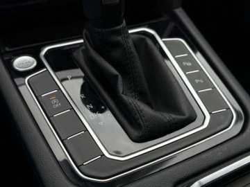 Volkswagen Passat B8 Variant Facelifting 2.0 TDI SCR 150KM 2023 Volkswagen Passat TDI 150KM Elegance LED Matrix Nawigacja Martwe pole, zdjęcie 21