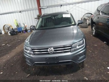 Volkswagen Tiguan II 2021 Volkswagen Tiguan 2021 VOLKSWAGEN TIGUAN 2.0T SE2.0T SE R-LINE 2.0 Benzyna, zdjęcie 2