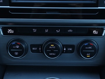 Volkswagen Passat B8 Limousine 1.4 TSI BlueMotion Technology 125KM 2018 VW Passat 1.4 TSI, Salon Polska, Klima, zdjęcie 14