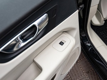 Volvo XC60 II 2021 VOLVO XC60 B4 D AWD Momentum Pro aut Suv 197KM 2021, zdjęcie 23