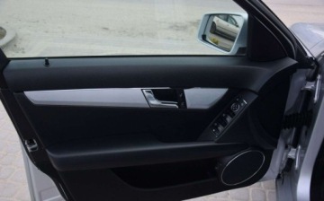 Mercedes Klasa C W204 Limuzyna 1.8 180 K 156KM 2008 Mercedes-Benz Klasa C 1.8B Kompresor 100 TYS KM Super Stan Sprowadzony Opl, zdjęcie 16