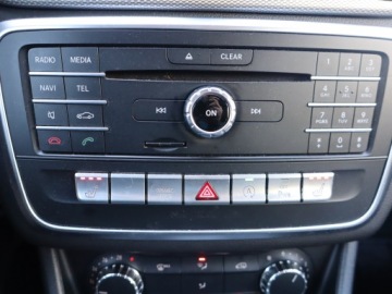 Mercedes Klasa A W176 Hatchback 5d Facelifting 200 156KM 2017 Mercedes A A 200, Automat, Skóra, Navi, Klima, zdjęcie 11