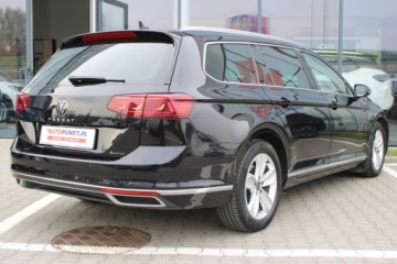 Volkswagen Passat B8 Variant Facelifting 2.0 TDI SCR 200KM 2022 Volkswagen Passat EXECUTIVE 4WD, zdjęcie 6