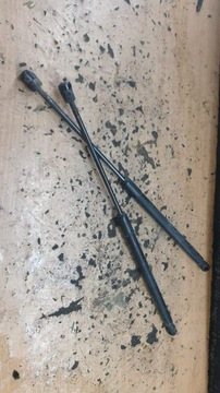 MERCEDES W169 A TŘÍDA VZPĚRY/TLAKOVAČE KRYT ZADNÍ KOMPLET