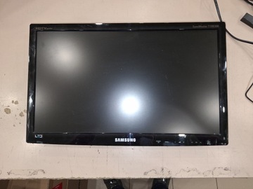 Телевизор SAMSUNG SyncMaster T19B300 19 дюймов + декодер Wiwa DVB-T2 + штатив.