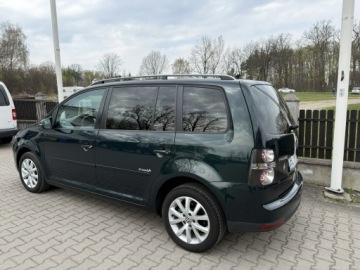 Volkswagen Touran I 1.9 TDI 105KM 2010 Volkswagen Touran 1,9 tdi autamat DSG ładny, zdjęcie 2