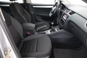 Skoda Octavia III Kombi Facelifting 1.6 TDI 115KM 2017 Skoda Octavia 1.6 TDI, Salon Polska, Klima, zdjęcie 8