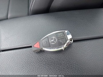 Mercedes GLC C253 2019 Mercedes-Benz GLC 2019 Mercedes-Benz GLC GLC 300 4MATIC SUV 2.0 Benzyna, zdjęcie 9