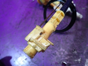 BMW E46 01-06 2.0 D 116KM CZUJNIK PALIWA PŁYWAK 6752054 2 PIN