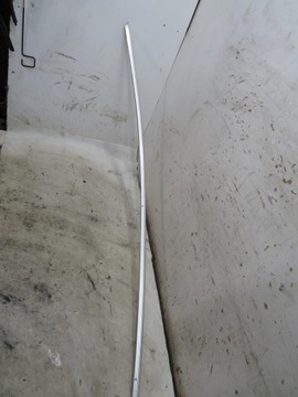 ХРОМИРОВАННАЯ НАКЛАДКА НА ВЕРХУ СПРАВА СЛЕВА ДЛИННАЯ AUDI A8 D4