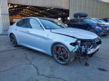 Alfa Romeo Giulia II Sedan Facelifting 2.0 Turbo 280KM 2022 Alfa Romeo Giulia Super 2022 2.0 Benzyna 280KM, zdjęcie 4