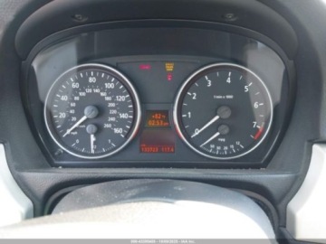 BMW Seria 3 E90-91-92-93 2006 BMW Seria 3 330I 2006 3.0 Benzyna 255KM, zdjęcie 6