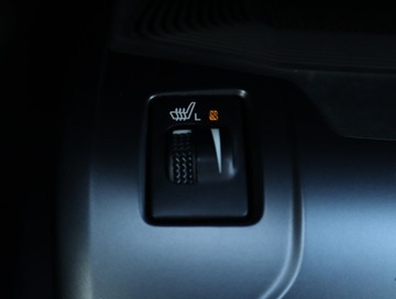 Toyota Avensis III Wagon Facelifting 2015 2.0 D-4D 143KM 2017 Toyota Avensis 2.0 D-4D, Salon Polska, Skóra, zdjęcie 18