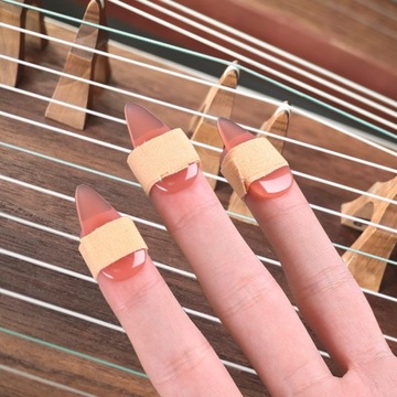 КОНЧИКИ ПАЛЬЦЕВ, НОГТИ, ПОКРЫТИЯ КОНЦОВ ПАЛЬЦЕВ