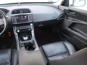Jaguar XE Sedan 2.0 i4 180KM 2016 Jaguar XE 20d, Salon Polska, Serwis ASO, 177 KM, zdjęcie 7
