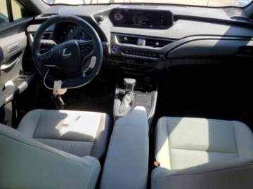 Lexus UX 2021 Lexus UX 250H 2021 2.0 Hybryda Plug-in 181KM, zdjęcie 8