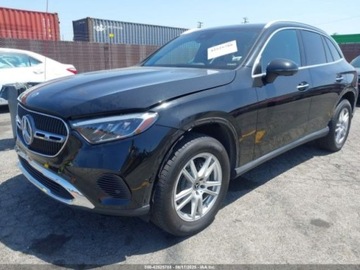 Mercedes GLC C254/X254 2023 Mercedes-Benz GLC 300 4Matic suv 2.0 Benzyna 255KM, zdjęcie 3