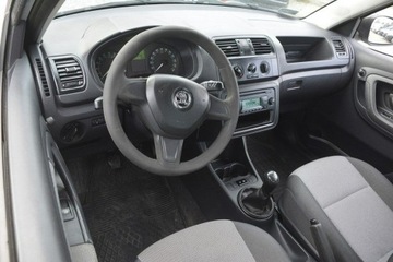 Skoda Fabia II Hatchback Facelifting 1.6 TDI CR DPF 75KM 2014 Škoda Fabia Skoda Fabia 1.6TDI 4 osobowy, zdjęcie 15