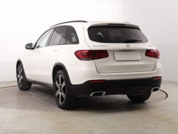 Mercedes GLC C253 SUV Facelifting 2.0 200d 163KM 2020 Mercedes GLC GLC 200 d 4MATIC, Salon Polska, zdjęcie 3