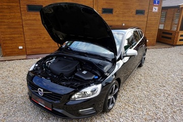 Volvo V60 I Kombi Facelifting 2.0 D4 DRIVE-E 190KM 2018 VOLVO V60 D4 190KM GEARTRONIC R-DESIGN, CZARNA PERŁA, BI-XENON, ALCANTARA !, zdjęcie 2