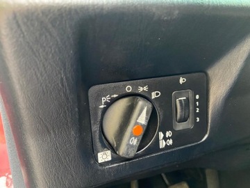 Mercedes 190 1.8 i 109KM 1993 Mercedes-Benz W201 (190) Mercedes Benz 190 1.8 Super Stan 1.8 Benzyna 109KM, zdjęcie 19