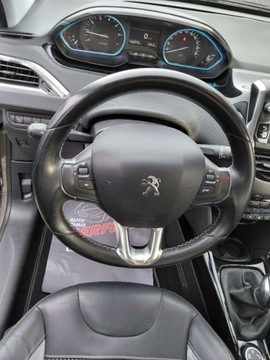 Peugeot 2008 I SUV Facelifting 1.2 PureTech 110KM 2016 Peugeot 2008 Lift Navi Klimatronik Sensor PDC Alu Serwis 1.2 Benzyna 110KM, zdjęcie 9