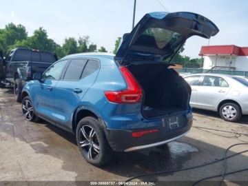 Volvo XC40 2023 Volvo XC 40 2023r, B5, 4x4, 2.0L 2.0 Benzyna 252KM, zdjęcie 2