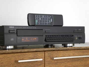 YAMAHA CDX-880 - аудиофильский CD/CD-R проигрыватель, в хорошем состоянии