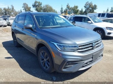 Volkswagen Tiguan II 2023 Volkswagen Tiguan 2023 VOLKSWAGEN TIGUAN 2.0T SE 2.0 Benzyna 184KM, zdjęcie 2
