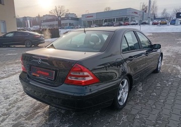 Mercedes Klasa C W203 Sedan W203 1.8 (C 200 Kompressor) 163KM 2005 Mercedes-Benz Klasa C Zarejestrowany - benzyna - 1,8 - 163 KM 1.8 Benzyna, zdjęcie 7