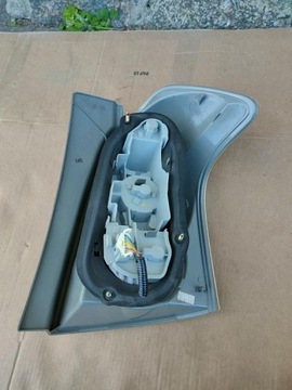 SVĚTLA ZADNÍ TOYOTA COROLLA VERSO II 04-08 DEMONTÁŽ KOMPLETNÍ