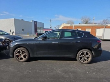 Maserati Levante 2023 Maserati Levante 2023, 3.0L, 4x4, GT 3.0 Benzyna 345KM, zdjęcie 4