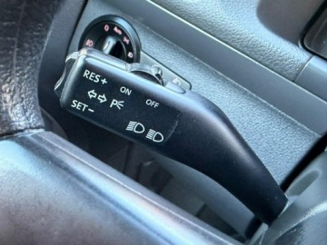 Volkswagen Touran I 1.6 102KM 2006 Volkswagen Touran 1.6 Benzyna 7osób, zdjęcie 11