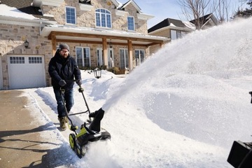 RYOBI RY36STX45A-140 АККУМУЛЯТОРНЫЙ СНЕГОУборщик 45см плуг 36В +4Ач