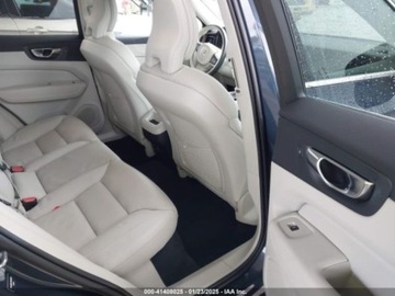 Volvo XC60 II 2021 Volvo XC 60 T5 Momentum 2021 2.0l 2.0 Benzyna 250KM, zdjęcie 11