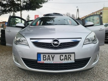 Opel Astra J Hatchback 5d 1.6 Twinport ECOTEC 115KM 2011 Opel Astra 1.6 115 KM 100% Przebieg 105 Tyś km, zdjęcie 8