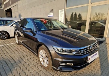 Volkswagen Passat B8 Limousine 1.8 TSI BlueMotion Technology 180KM 2017 Volkswagen Passat 1,8 TSI 180 KM Automat DSG Salon PL ASO Highline, zdjęcie 2