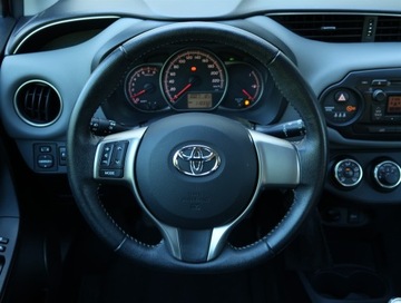 Toyota Yaris III Hatchback 5d Facelifting 1.0 VVT-i 69KM 2015 Toyota Yaris 1.0 VVT-i, Salon Polska, zdjęcie 16